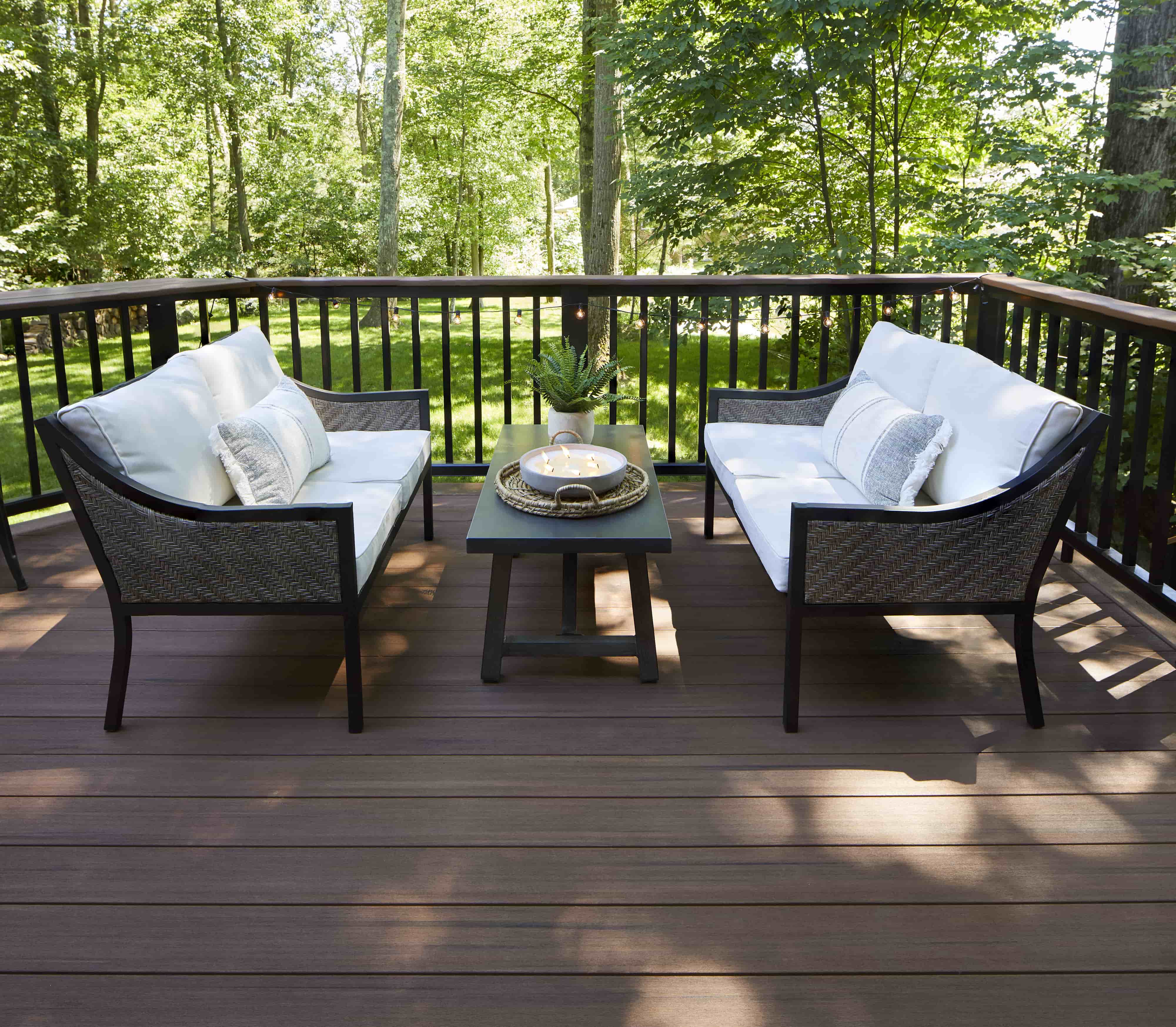 Timbertech Mahogany Vintage Collection Azek Decking Beauty Shot 179 1 1